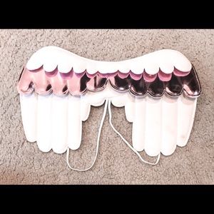 Angel wings